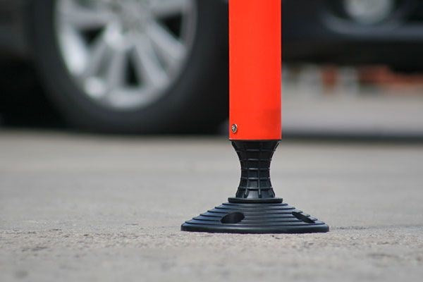 BARRIER TWO PIECE REBOUND DELINEATORS