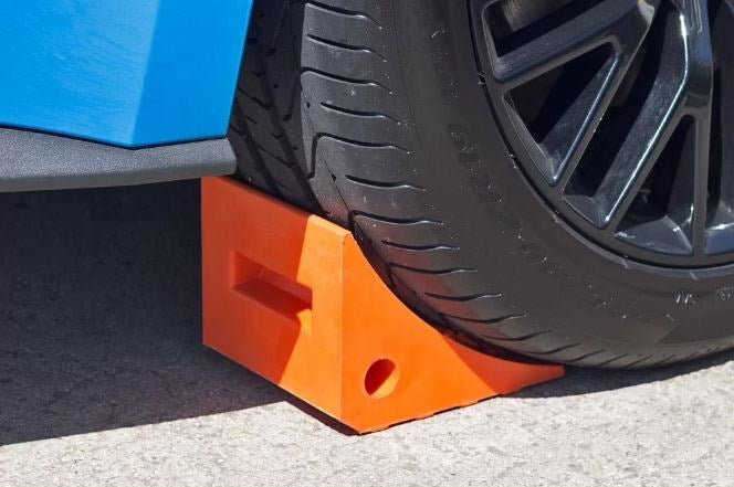 BARRIER WC6P POLYURETHANE WHEEL CHOCK - MEDIUM