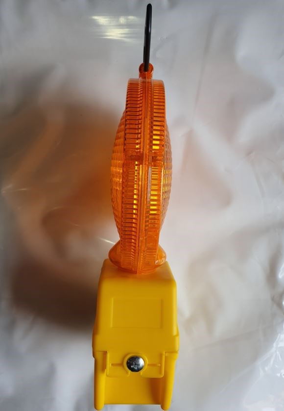 ROAD SAFETY FLASHING TRAFFIC WARNING LIGHT