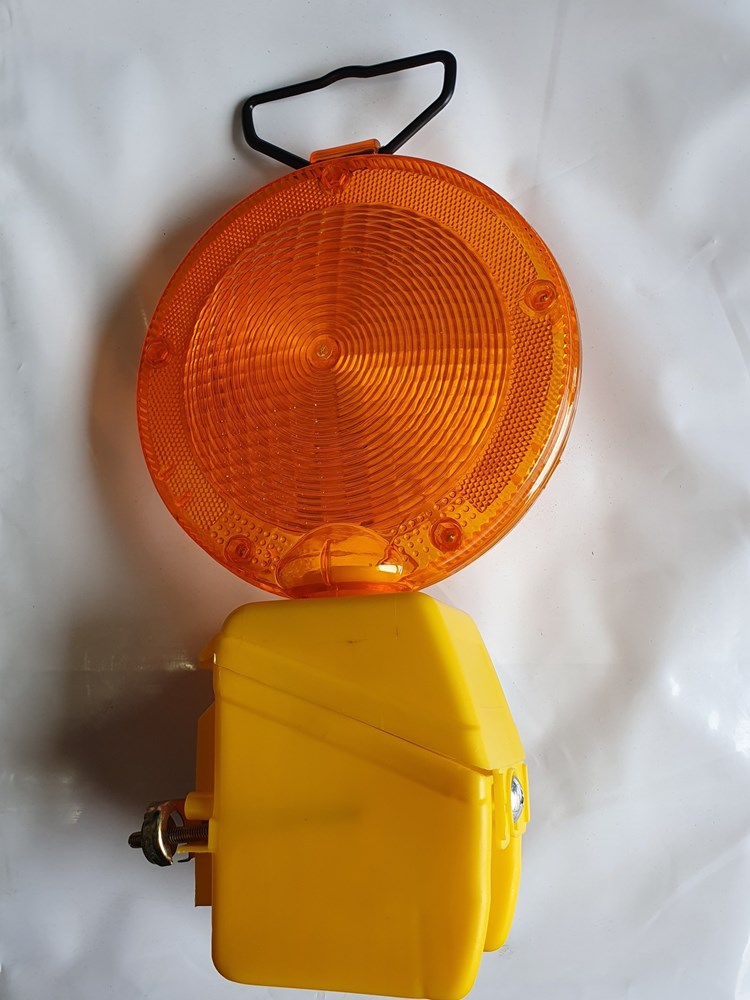ROAD SAFETY FLASHING TRAFFIC WARNING LIGHT
