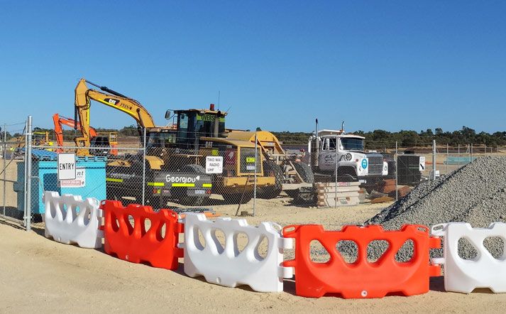 TRAFIX 2000 WATER FILLED BARRIER